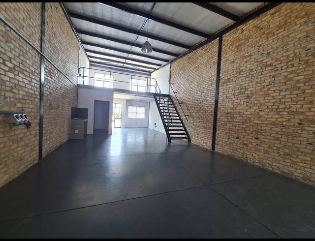 140M² WAREHOUSE TO LET IN PRESIDENT PARK